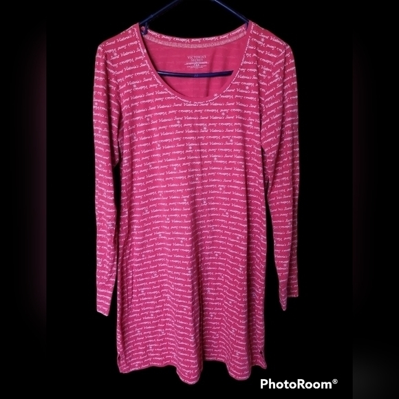 Victoria's Secret Sleepshirt Red Small‎ Long Sleeve Snowflake Lightweight Cotton - Picture 1 of 2